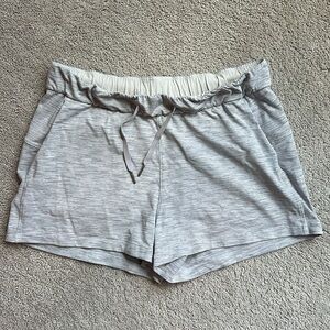Lululemon Woven On The Fly Short - Size 8